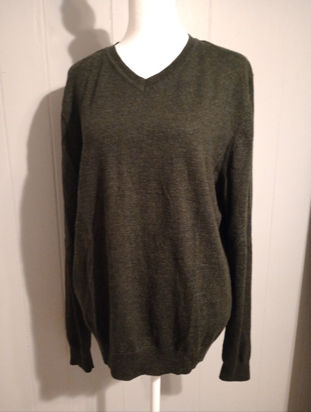 Apt. 9 Dark Green V-Neck Wool & Acrylic Sweater Size Large - Picture 2 of 9